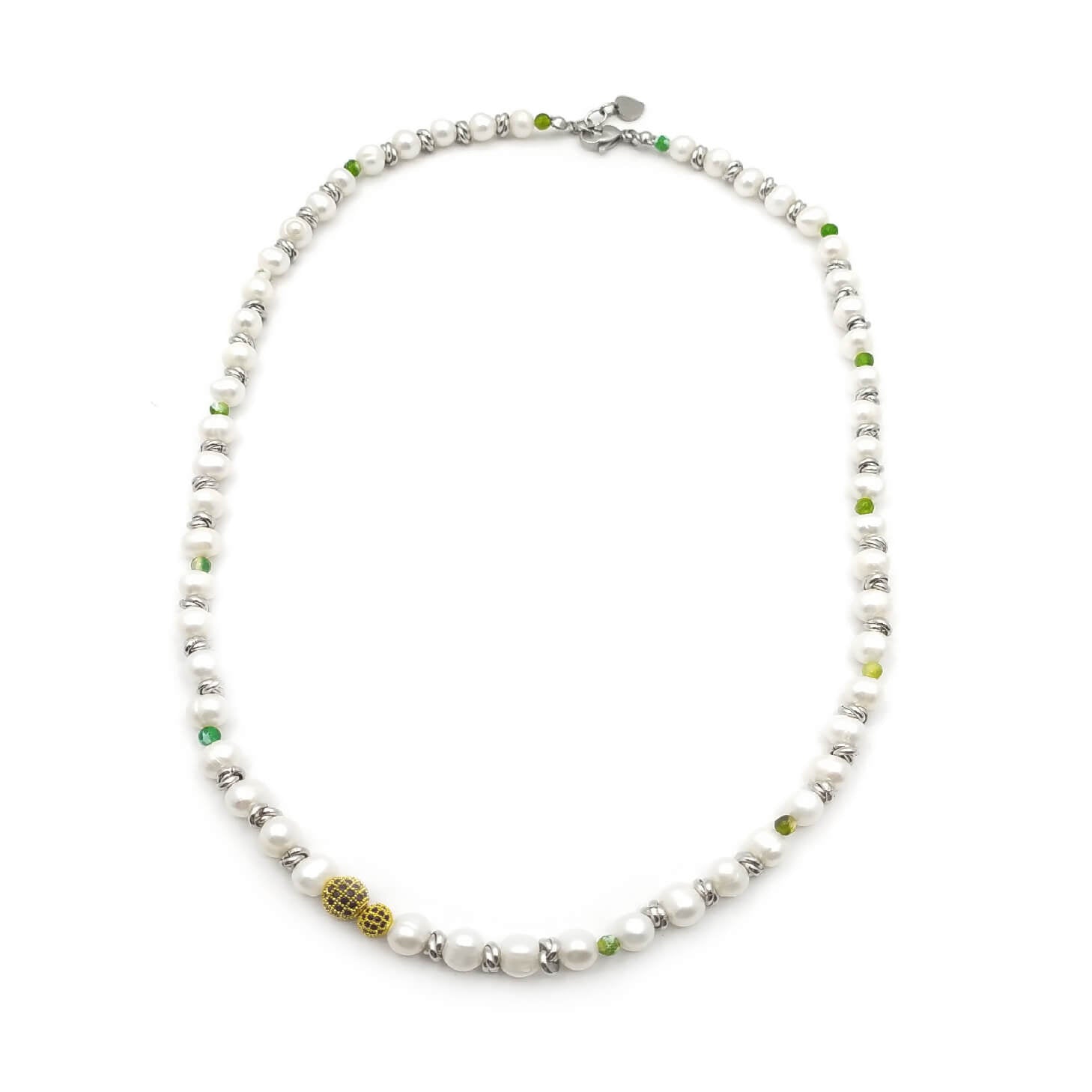 Vi presentiamo Motte, l’ultima fusione di tradizione e modernità. Questo squisito gioiello da uomo abbraccia il fascino senza tempo della perla, simbolo di eleganza e raffinatezza che ha affascinato la cultura umana per secoli. Con Perle, potrete fare una dichiarazione audace, mettendo in mostra il vostro stile e la vostra individualità. Realizzate con passione e precisione, ogni perla viene selezionata meticolosamente per garantire una qualità ineguagliabile. Che siate uomini che apprezzano la raffinatezza